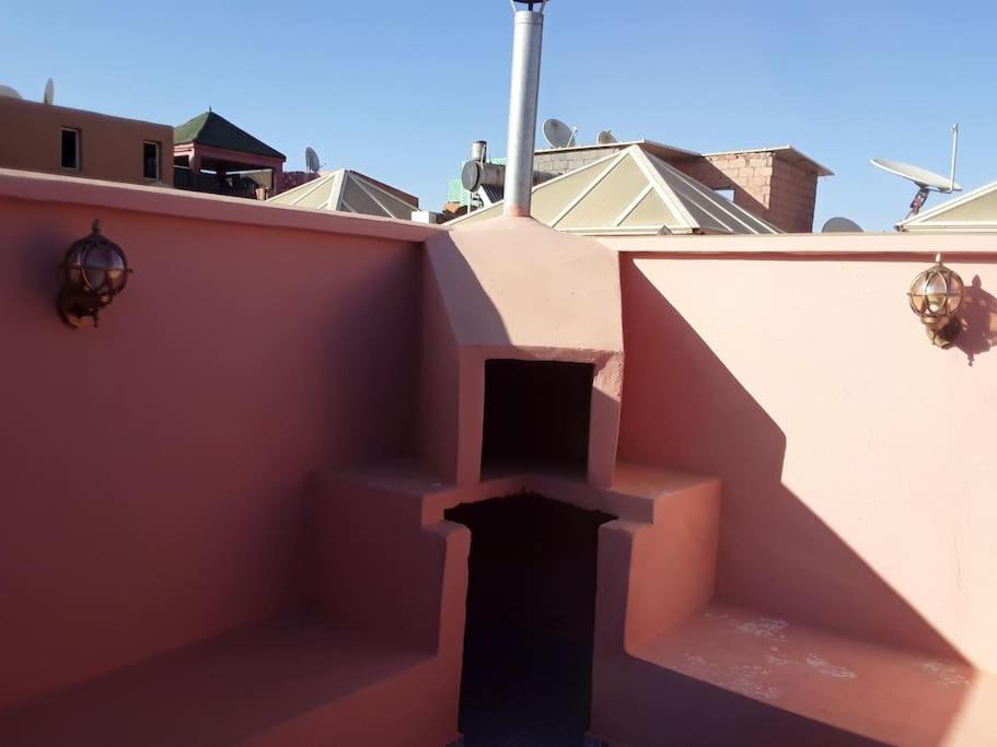 Un Riad Pour Se Divertir En Famille & Se Detendre Marrakesch Exterior foto